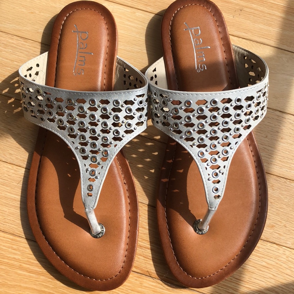 NWT Brown leather flip flop SIZE 8